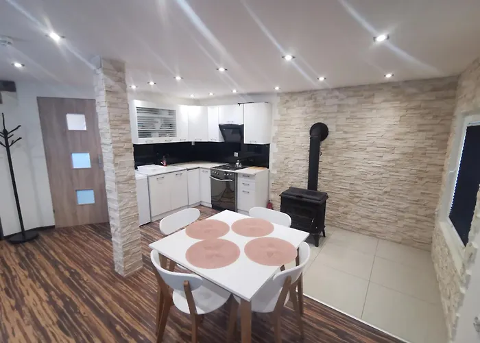 度假居 Osada Blanka Trzy Jeziora ,las Swornegacie *