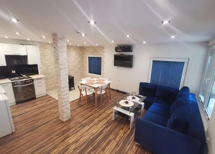 Osada Blanka Trzy Jeziora ,las Swornegacie Male Swornegacie