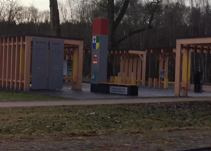 Osada Blanka Trzy Jeziora ,las Swornegacie * Male Swornegacie